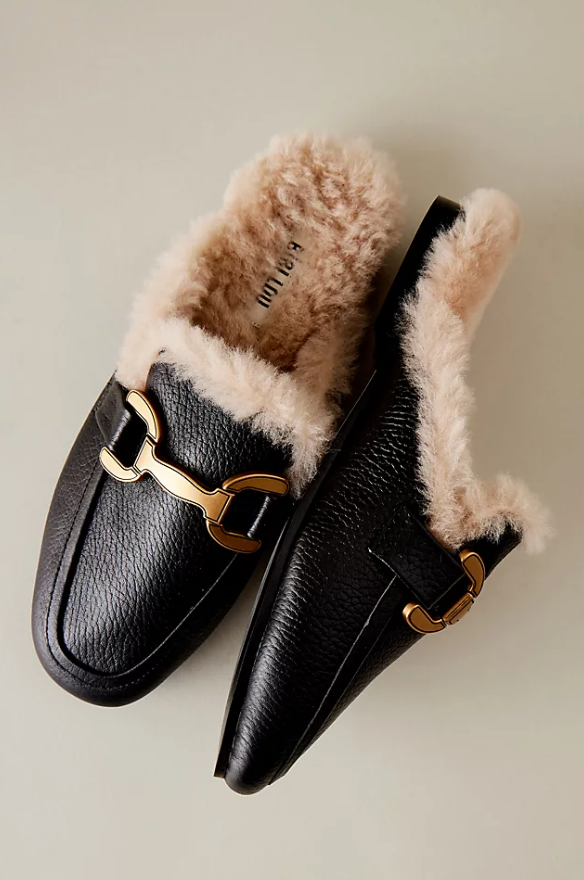 Black Vela Slipper